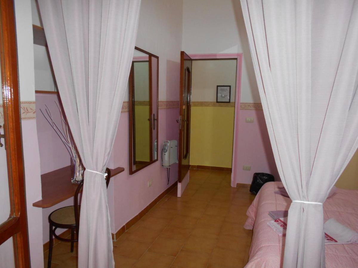Robby'S House Bed & Breakfast Vico Equense Buitenkant foto