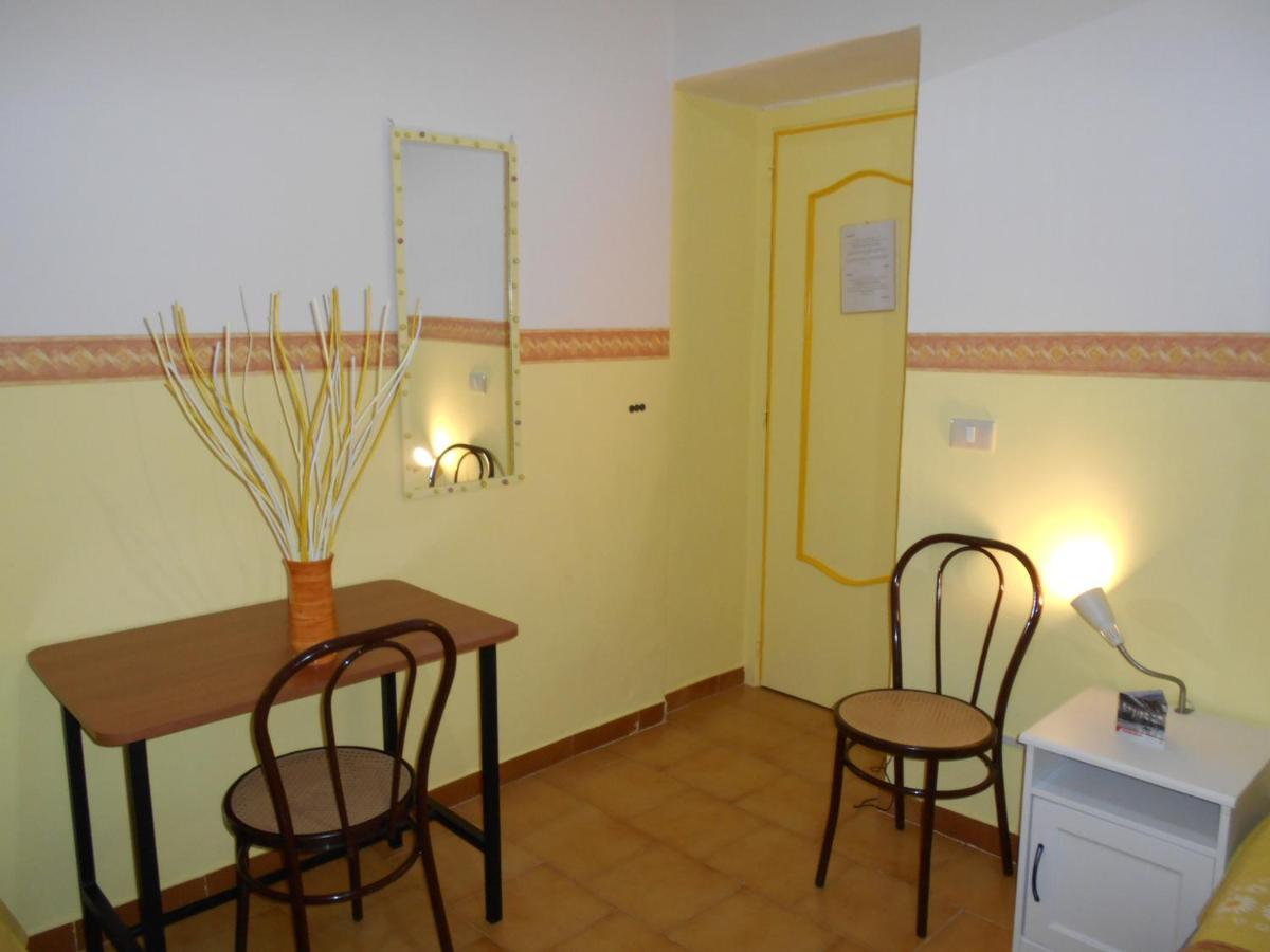 Robby'S House Bed & Breakfast Vico Equense Buitenkant foto