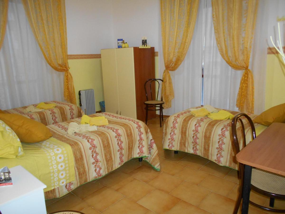 Robby'S House Bed & Breakfast Vico Equense Buitenkant foto